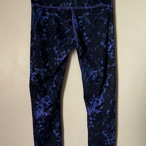 Lululemon - Picture 2 of 9